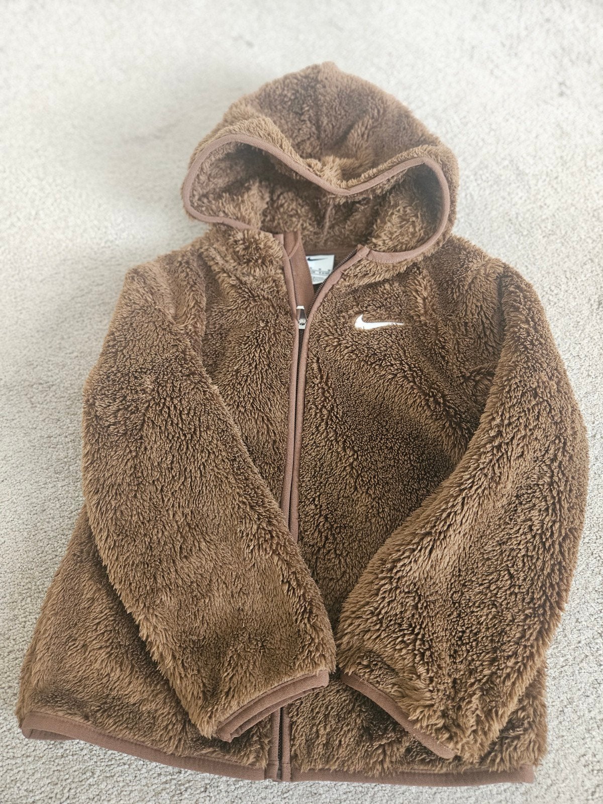 Nike Bruine Teddy Jas voor Kinderen maat 110-116 - Nieuw met, Ophalen of Verzenden, Nieuw, Nike, Jongen of Meisje