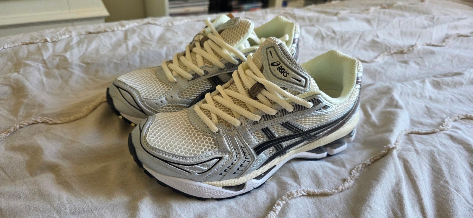 Nieuw Asics kayano 14 cream black maat 40,5, Ophalen of Verzenden, Zo goed als nieuw, Zwart, Sneakers of Gympen