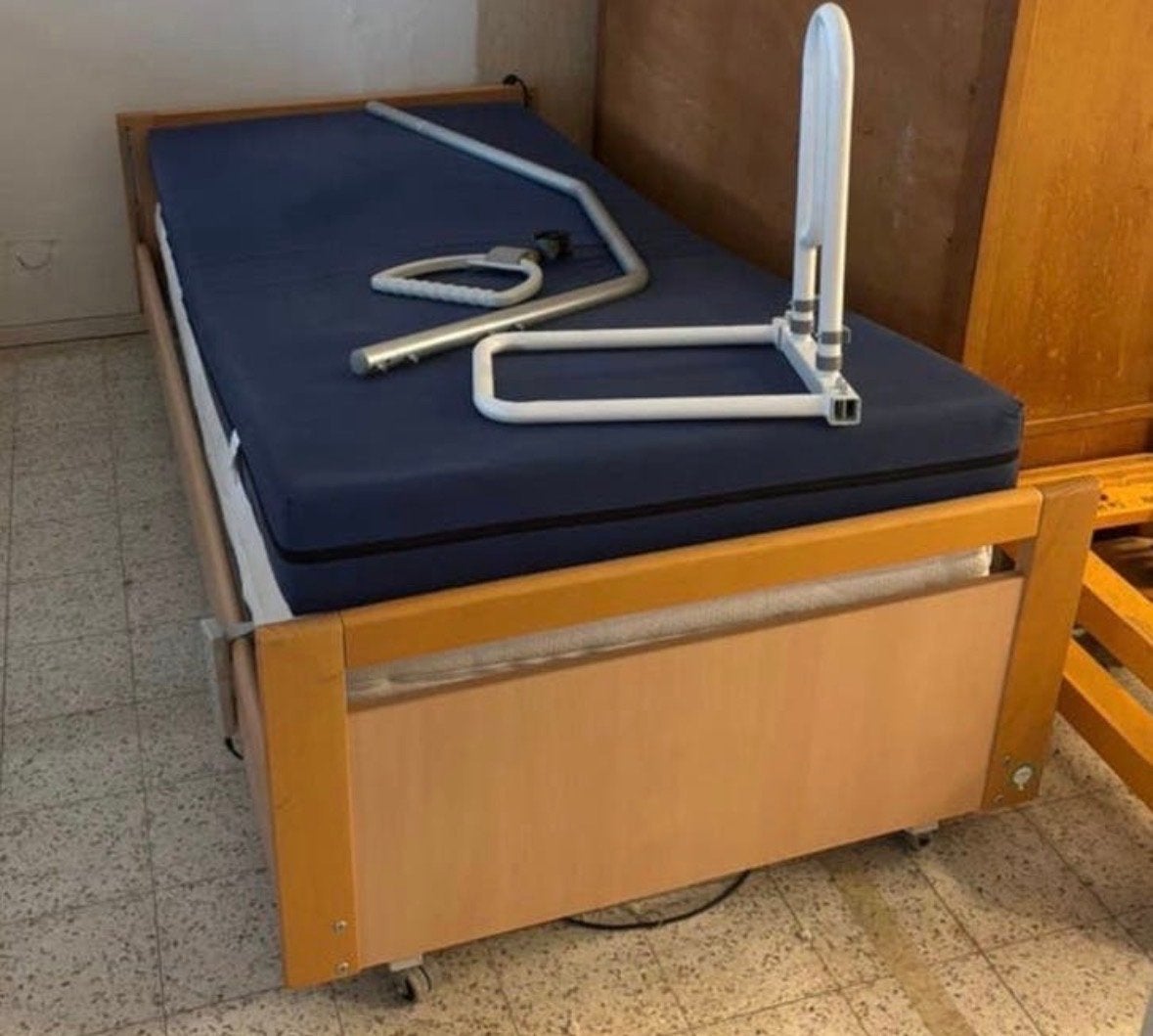 Hoog-laag bed met beugels, Ophalen, Eenpersoons, Wit, 200 cm