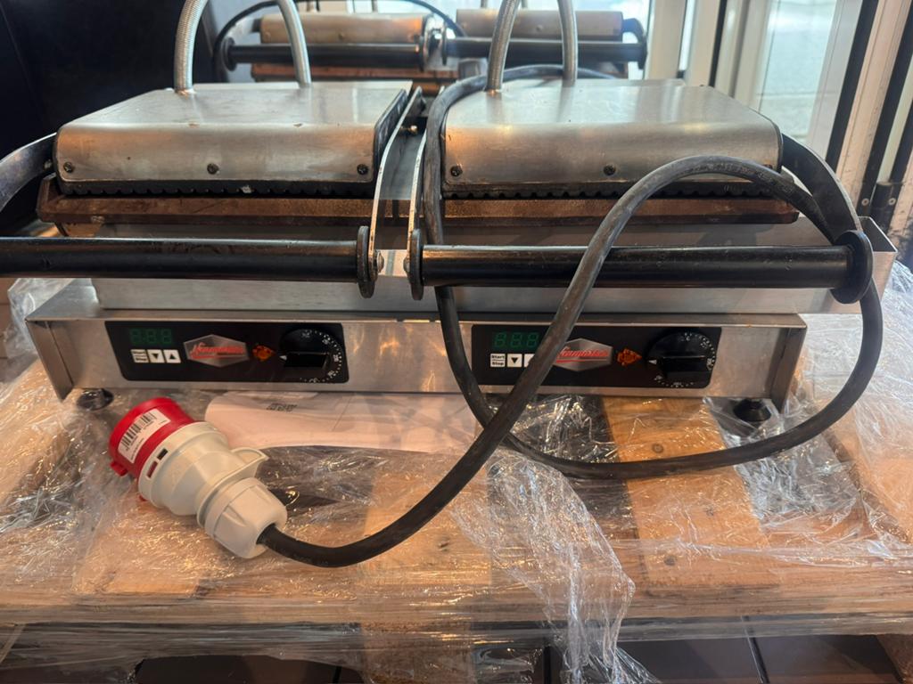 Neumärker Dubbele professionele contactgrill / tosti-ijzer, Ophalen, Niet werkend