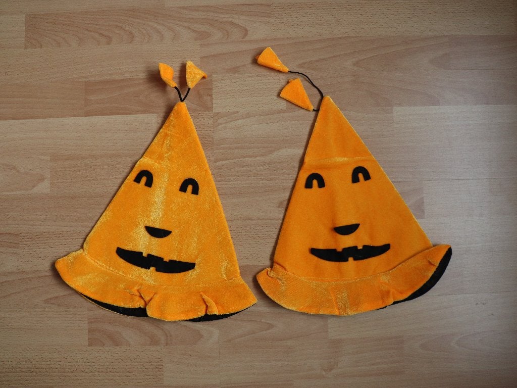 oranje carnavalskleding pompoenmuts € 2,00 per stuk, Ophalen of Verzenden, Zo goed als nieuw, Hoed of Pruik, Oranje of Koningsdag