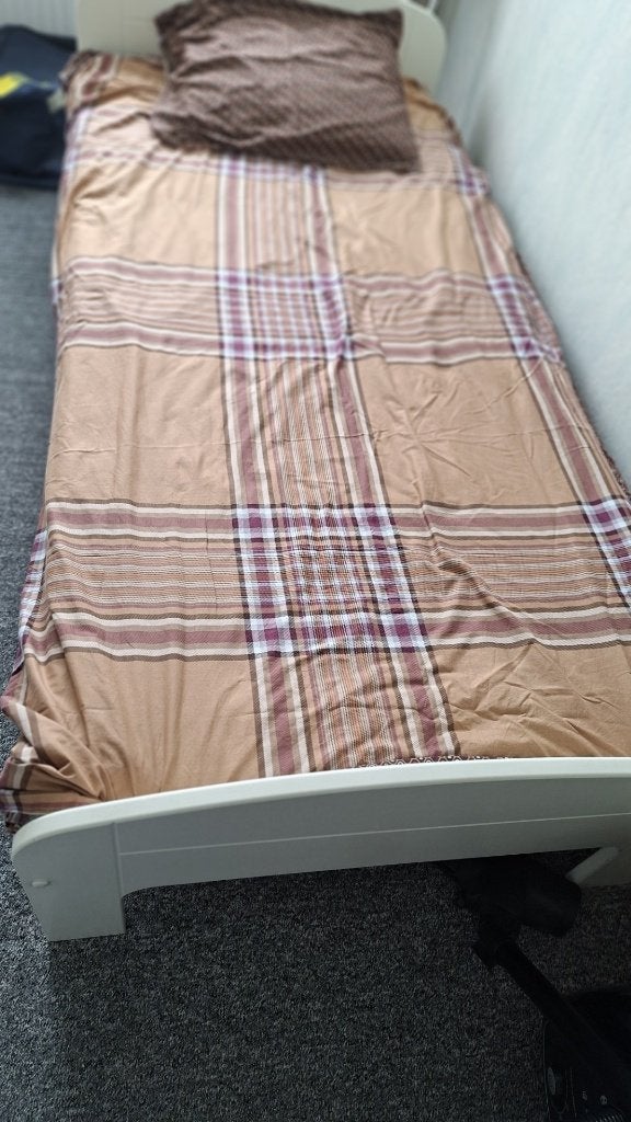 I PERSOONS LEDIKANT  +  matras en, Ophalen, Gebruikt, 90 cm, Eenpersoons