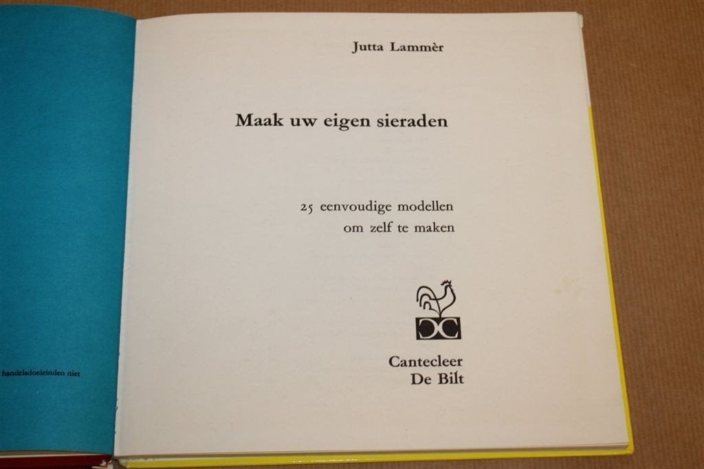 Maak uw eigen Sieraden — Vintage Boek 25 Modellen 1966, Boeken, Ophalen of Verzenden, Gelezen