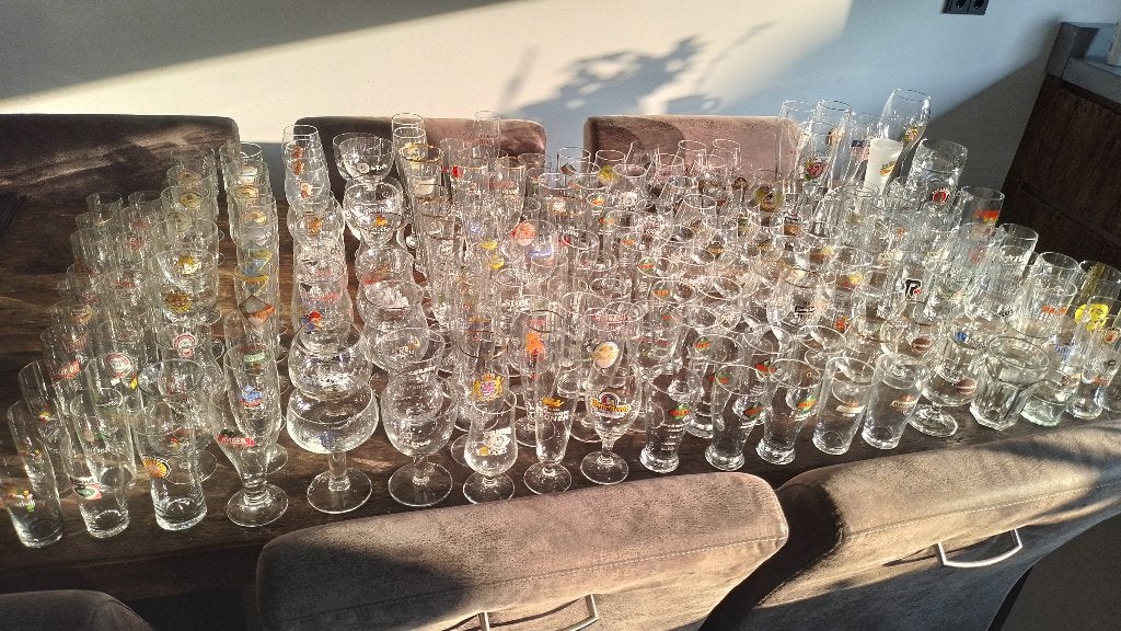 veel bierglazen, wellicht heb ik wat je zoekt, Ophalen of Verzenden, Zo goed als nieuw, Glas of Glazen, Overige merken