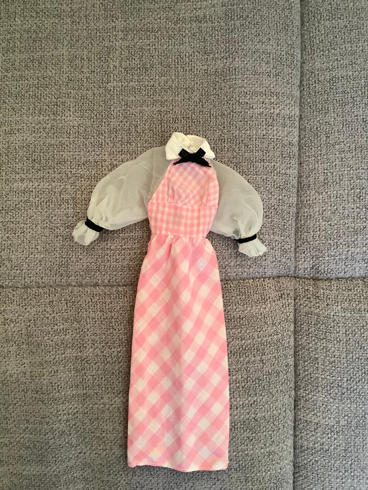 VINTAGE BARBIE QUICK CURL PINK GINGHAM DRESS, Ophalen of Verzenden, Gebruikt, Kleertjes