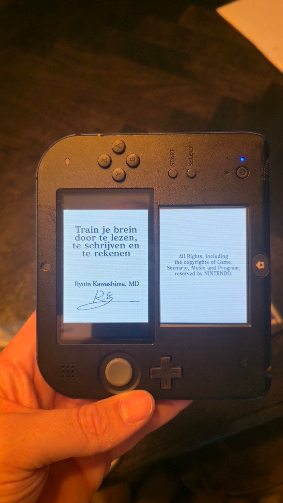 Nintendo 2DS zwart blauw - Goed werkend met gebruikerssporen, Spelcomputers en Games, Ophalen of Verzenden, Gebruikt, Zwart, 2DS