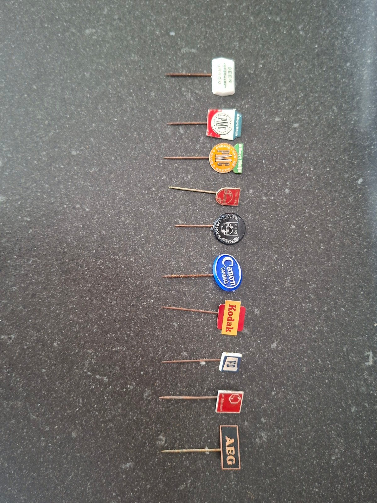 Speldjes merken, Ophalen of Verzenden, Zo goed als nieuw, Overige onderwerpen, Speldje of Pin