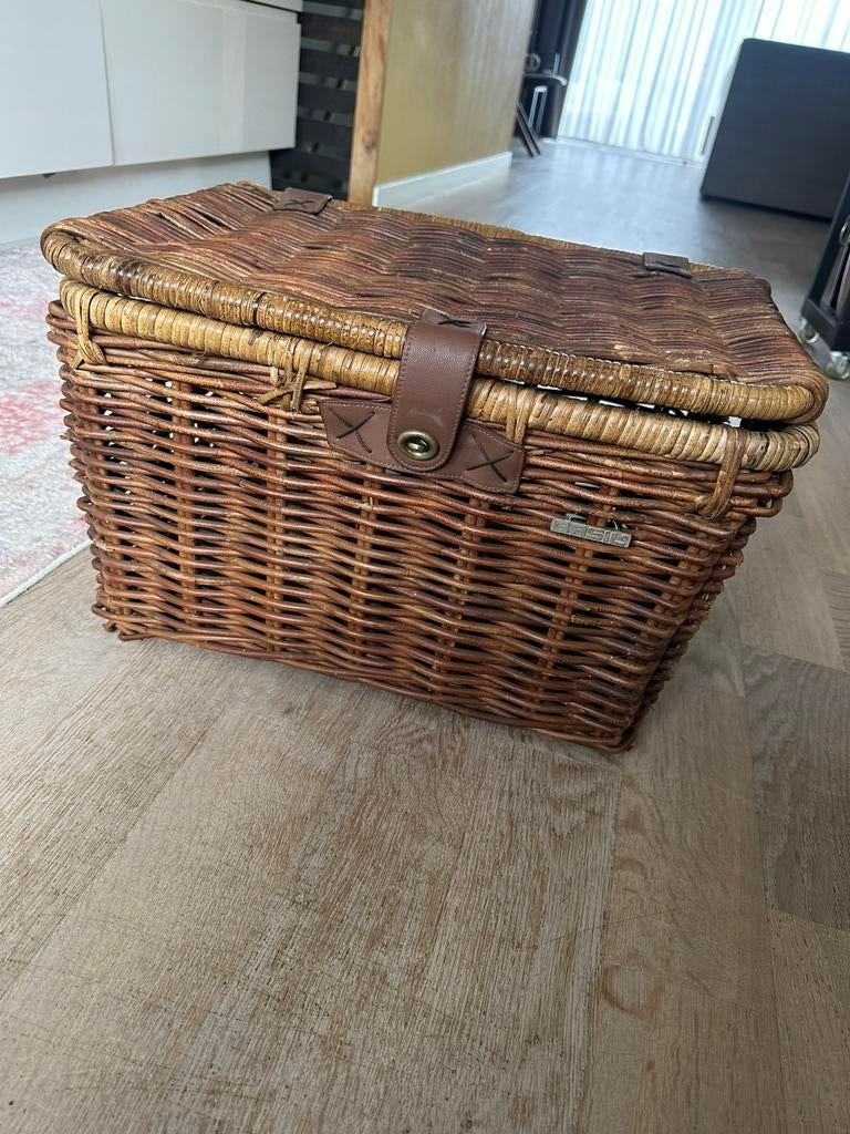 Basil rieten fietsmand / picnic basket – ZGAN, Ophalen of Verzenden, Zo goed als nieuw