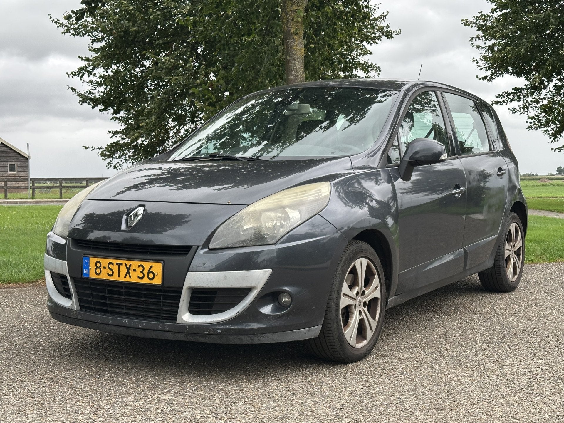 Renault Scénic 1.9 dCi Privilege Rijdt perfect * incl besch, Voorwielaandrijving, Euro 5, Stof, Gebruikt