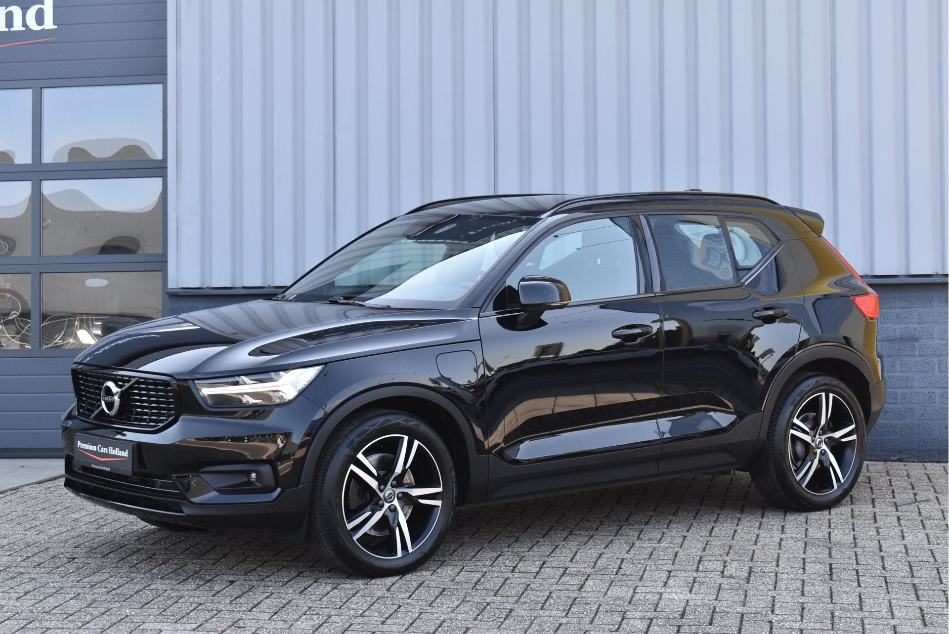 Volvo XC40 1.5 T5 Recharge R-Design 262 Pk Full Led Navi Cam, Gebruikt, Zwart, Bedrijf, Hybride Elektrisch/Benzine