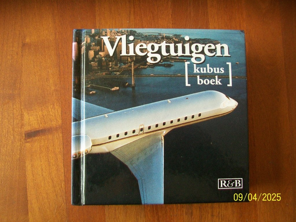 Vliegtuigen Kubusboek - R&B, Ophalen of Verzenden, Zo goed als nieuw, Boek of Tijdschrift