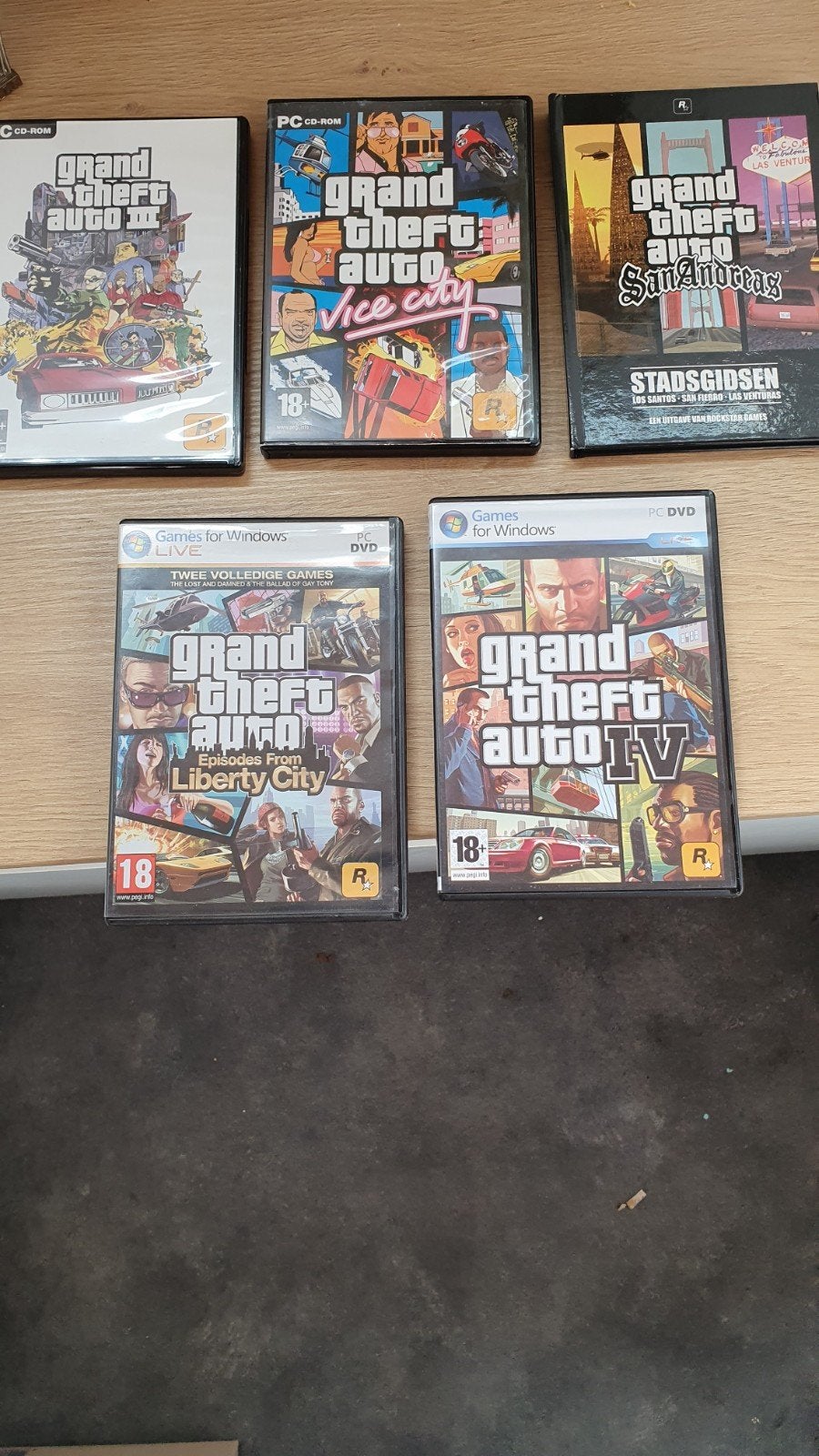 Grand Theft Auto PC Games Collectie (5 games), Spelcomputers en Games, Games | Pc, Gebruikt, Avontuur en Actie, 1 speler, Vanaf 18 jaar