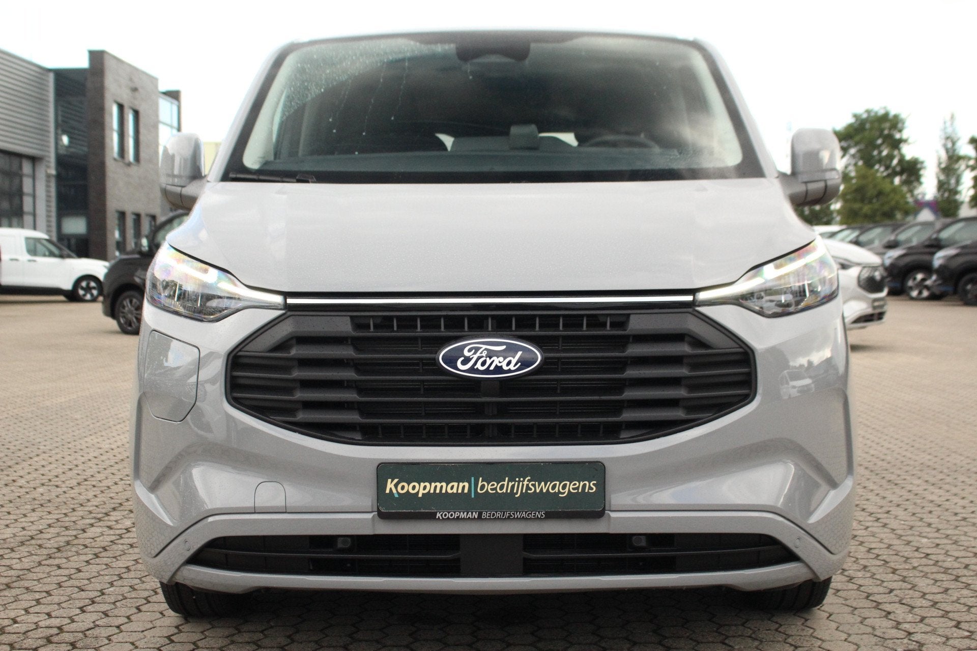 Ford Transit Custom 2.5 PHEV 233pk L1H1 Kombi Limited | 8-Pe, 232 pk, 8 stoelen, 1850 kg, Overige brandstoffen