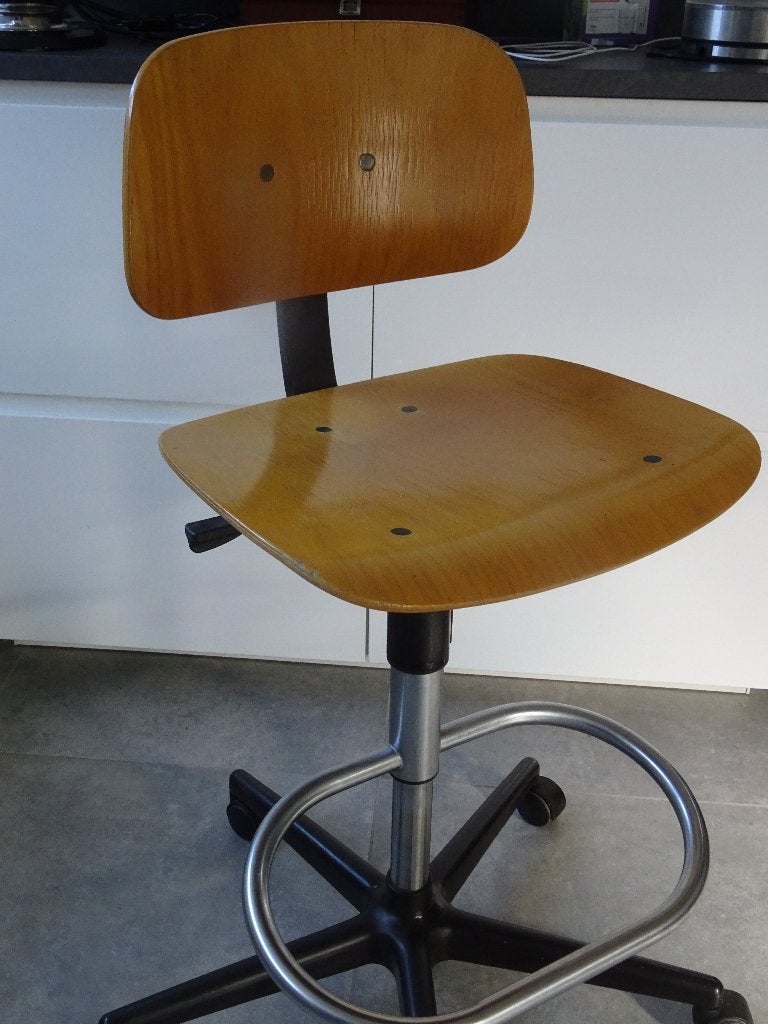 Industriële stoel tekenstoel werkstoel + voetring vintage, Ophalen, Huis en Inrichting