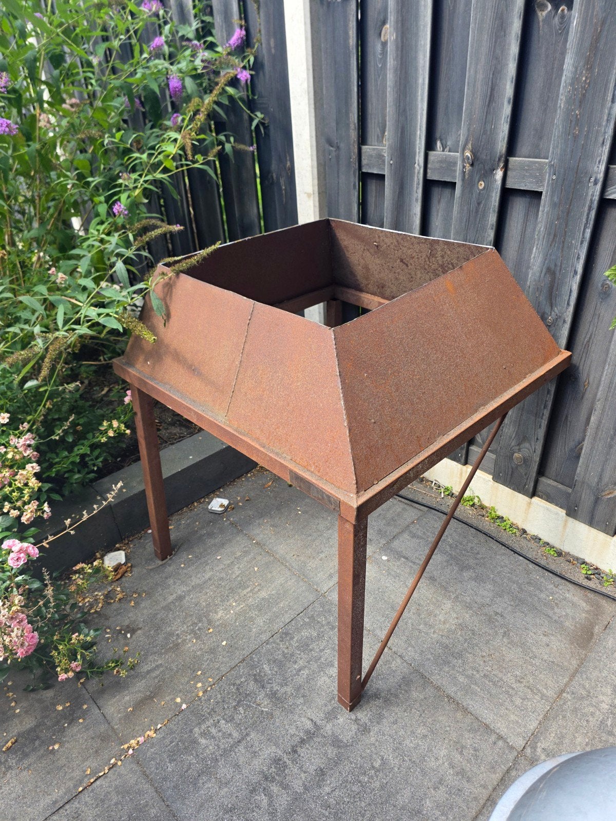 Stalen frame- Sfeervol en Robuust, Ophalen, Gebruikt, Vuurkorf