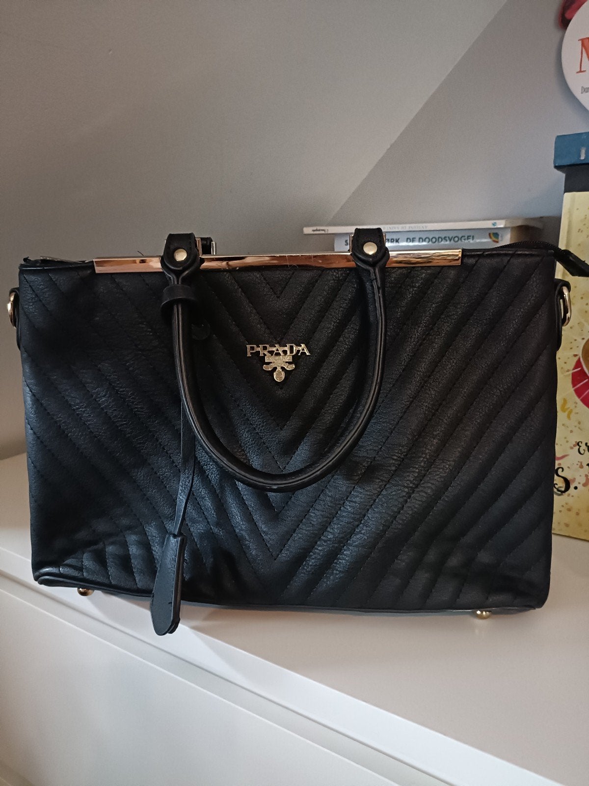 Zwarte Prada handtas (nep), Sieraden, Tassen en Uiterlijk, Tassen | Damestassen, Ophalen of Verzenden, Gebruikt, Zwart, Handtas