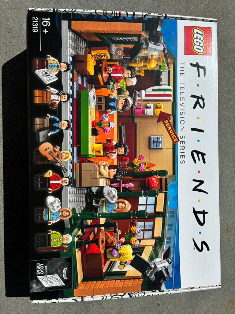 Lego Friends central perk  (21319) Nieuw in doos, Ophalen of Verzenden, Zo goed als nieuw