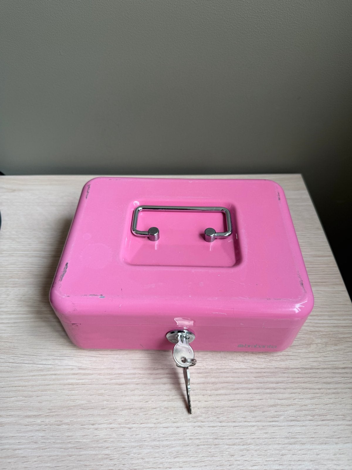 Vingage Brabantia metalen geldkistje roze met 2 sleutels, Ophalen of Verzenden, Gebruikt, Metaal of Blik, Overige thema's