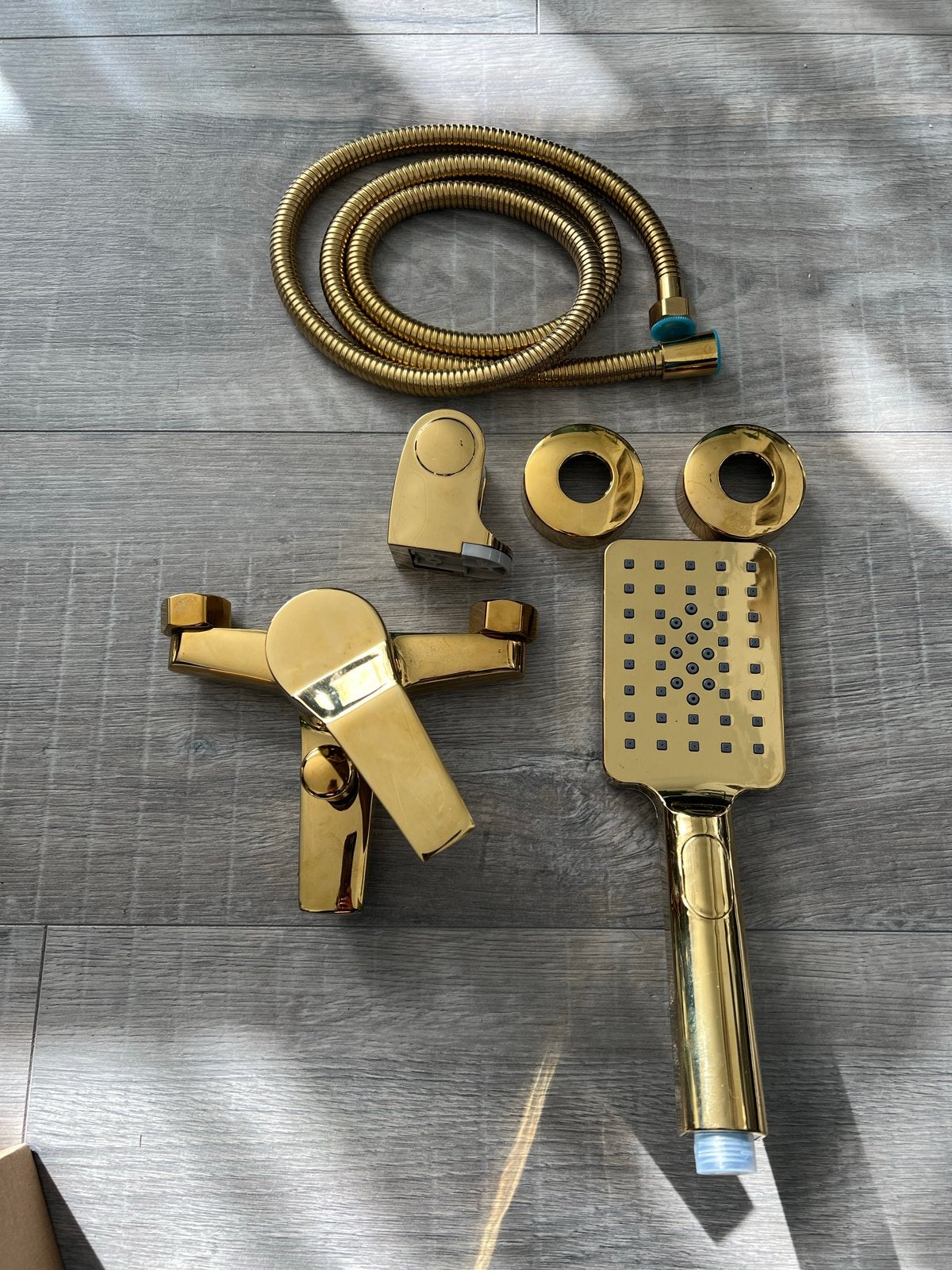 Nieuwe gouden douchekraan met handdouche en slang 150cm, Ophalen of Verzenden, Nieuw, Koper, Douche
