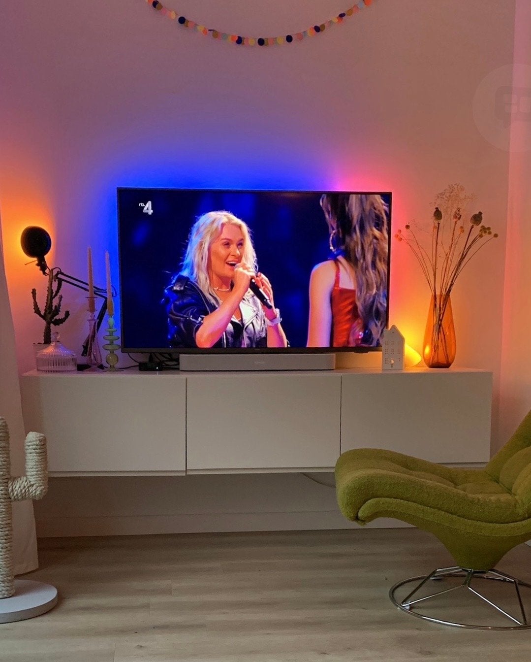 IKEA Besta TV meubel - Wit, zwevend design, Ophalen, Kunststof, Gebruikt, 150 tot 200 cm