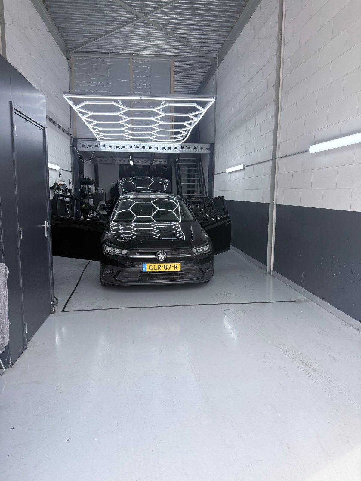 Volkswagen Polo 1.0 TSI 95 PK | 2023 | 48.000 km | Zwart, Auto's, Voorwielaandrijving, Zwart, Zwart, Handgeschakeld