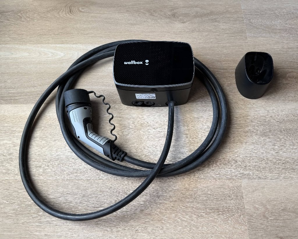 Wallbox Commander 2S (3-fase, 22kW) EV-lader + Load balancer, Ophalen, Zo goed als nieuw, Laadpaal en Laadkabel