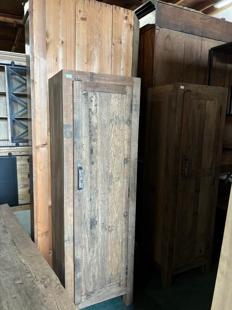 Robuuste kast van oud hout 160x50cm, Ophalen, Teakhout, 3 of 4 laden, Hesselingendijk 1, 8341TP Steenwijkerwold
