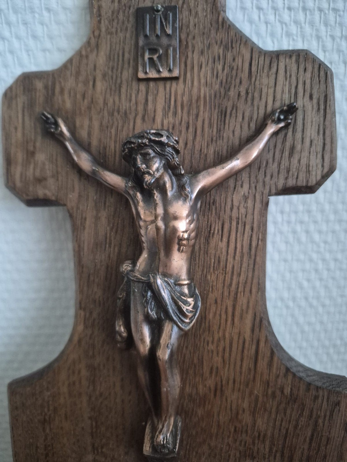Vintage Wandkruis met Wijwaterbakje - Jezus Christus, Antiek en Kunst, Ophalen of Verzenden