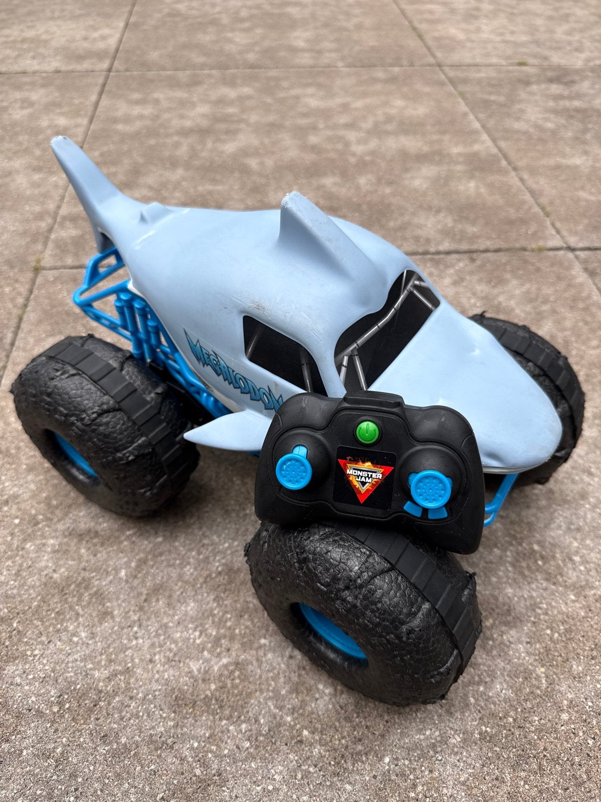 Monster Jam Megalodon Bestuurbare Auto - USB Oplaadbaar, Gebruikt, Auto offroad, RTR (Ready to Run), Overige schalen