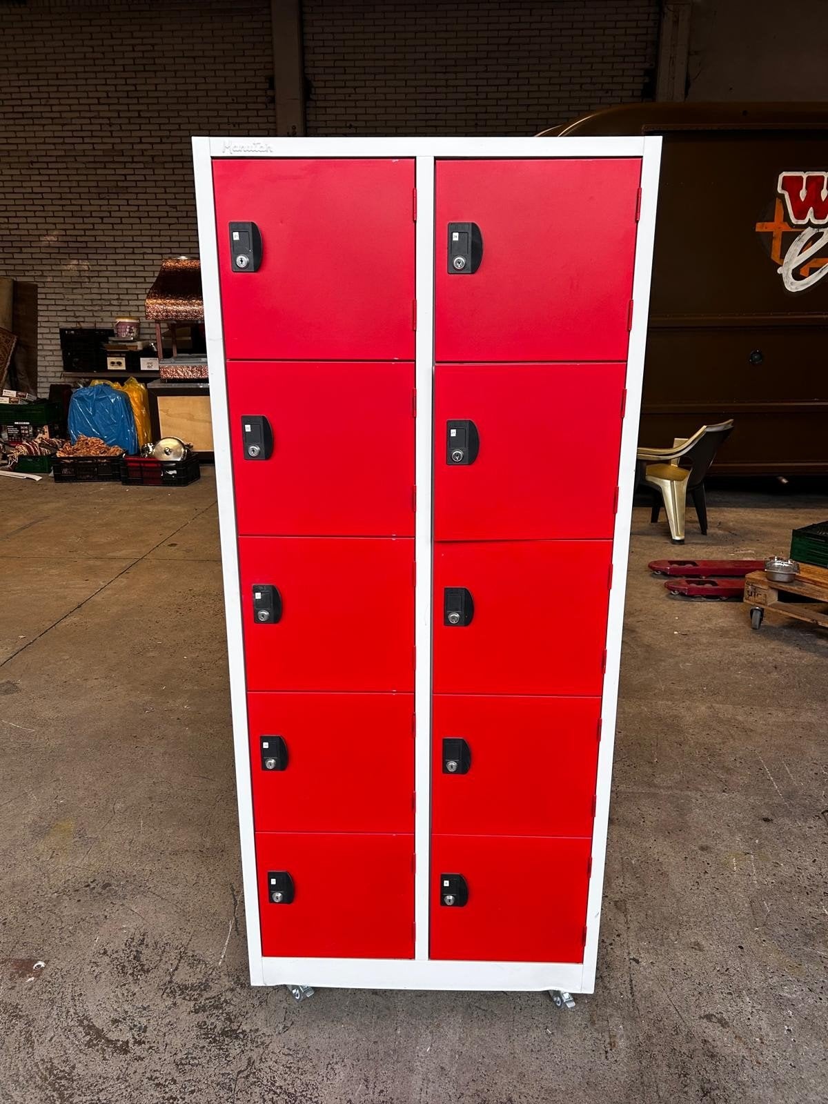 Stevige lockers met sleutels - Ideaal voor school/kantoor, Ophalen, Gebruikt, Modern, Functioneel