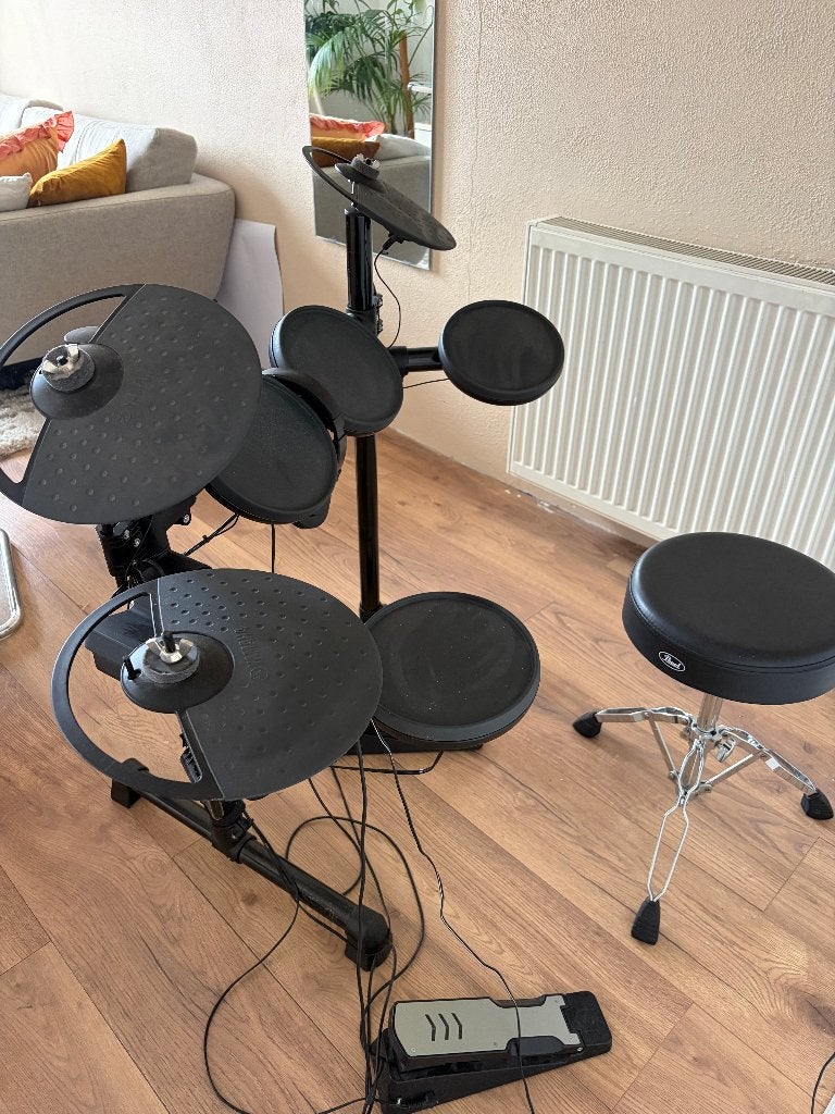 Elektrisch drumstel Yamaha inclusief stoeltje en koptelefoon, Ophalen, Gebruikt, Yamaha, Elektronisch