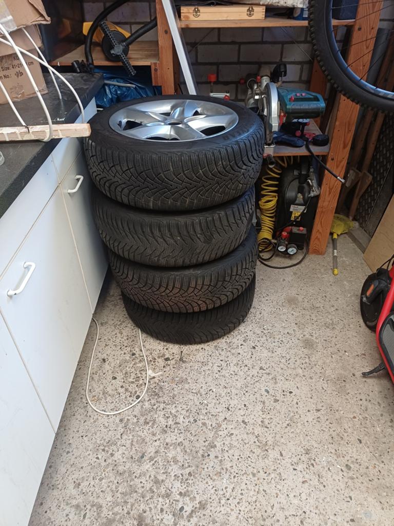 4x 16 inch velgen met Goodyear winterbanden (gebruikt), Auto-onderdelen, Banden en Velgen, Ophalen, Gebruikt, 16 inch, Banden en Velgen