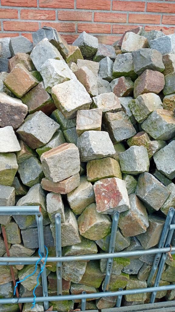 Oude natuurstenen kasseien, Ophalen, Bakstenen