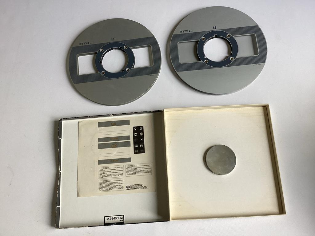 2 x TDK 26,5 cm NAB spoeln met doos en stickers, Audio, Tv en Foto, Bandrecorders, Ophalen of Verzenden, Onderdeel