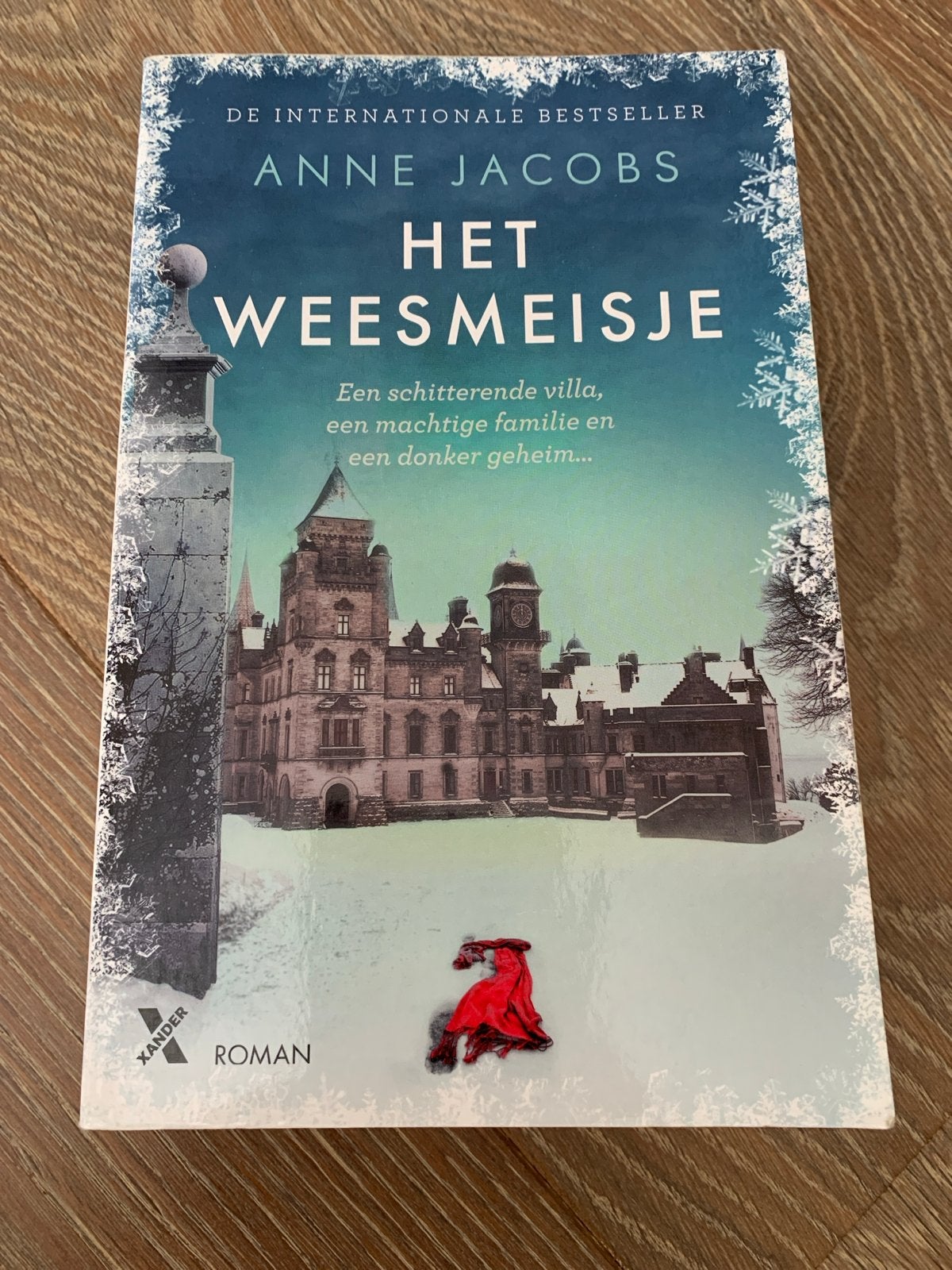 Het Weesmeisje - Anne Jacobs (De Internationale Bestseller), Ophalen of Verzenden, Gelezen, Europa overig