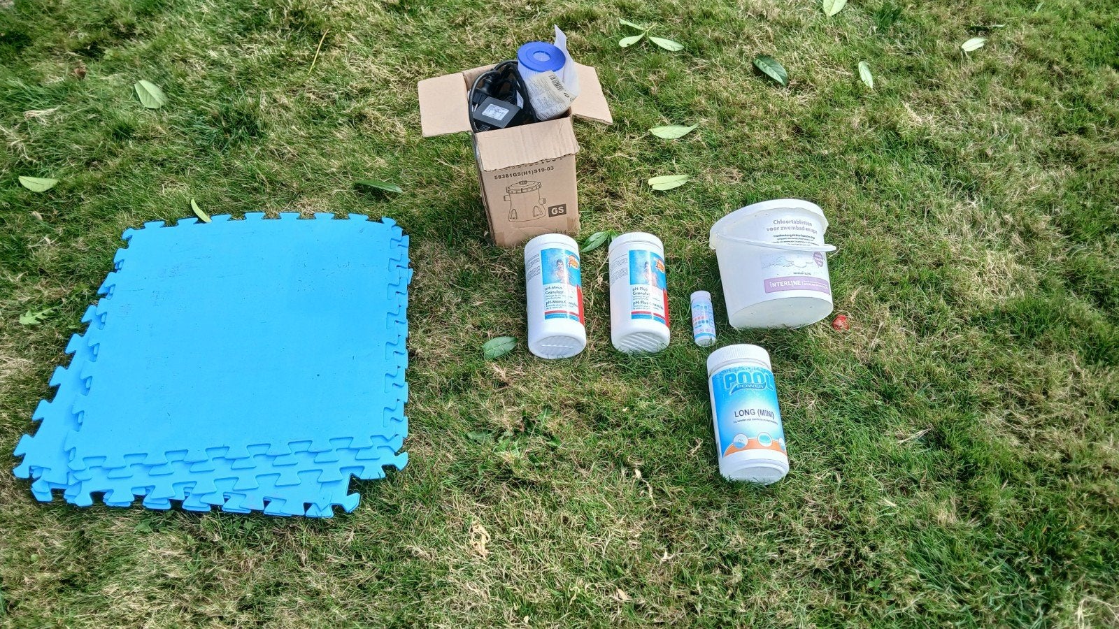 Diverse zwembadspullen: pomp, chemicaliën en matjes, Tuin en Terras, Ophalen
