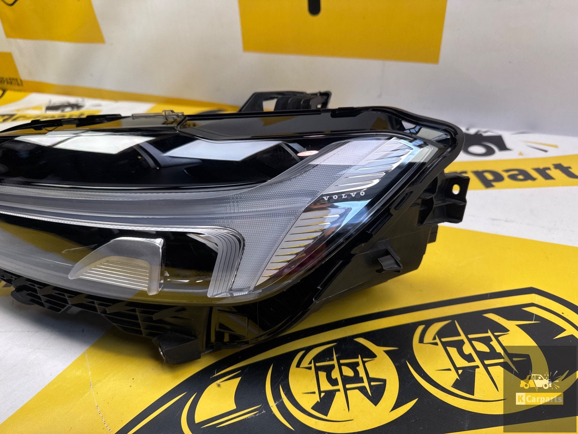 Volvo XC60 II facelift Links koplamp Led-licht links, Gebruikt, Gunnar Engellaus vag 8
405 31  Gothenburg, SE, Info@volvocars.com