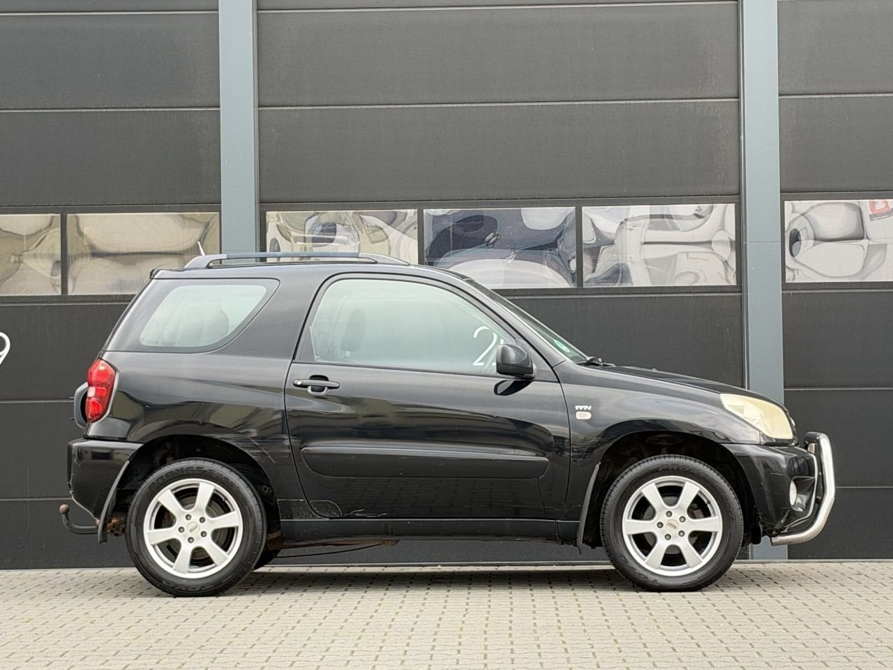 Toyota RAV4 1.8-16V Airco (bj 2004), Zwart, Bedrijf, Handgeschakeld, Rav4