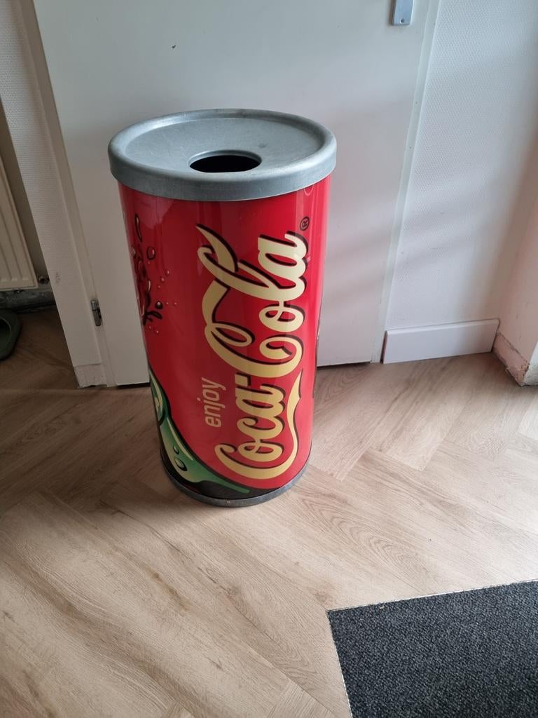 Vintage prullenbak Coca Cola zo goed als nieuw

80 cm hoog, Ophalen, Zo goed als nieuw