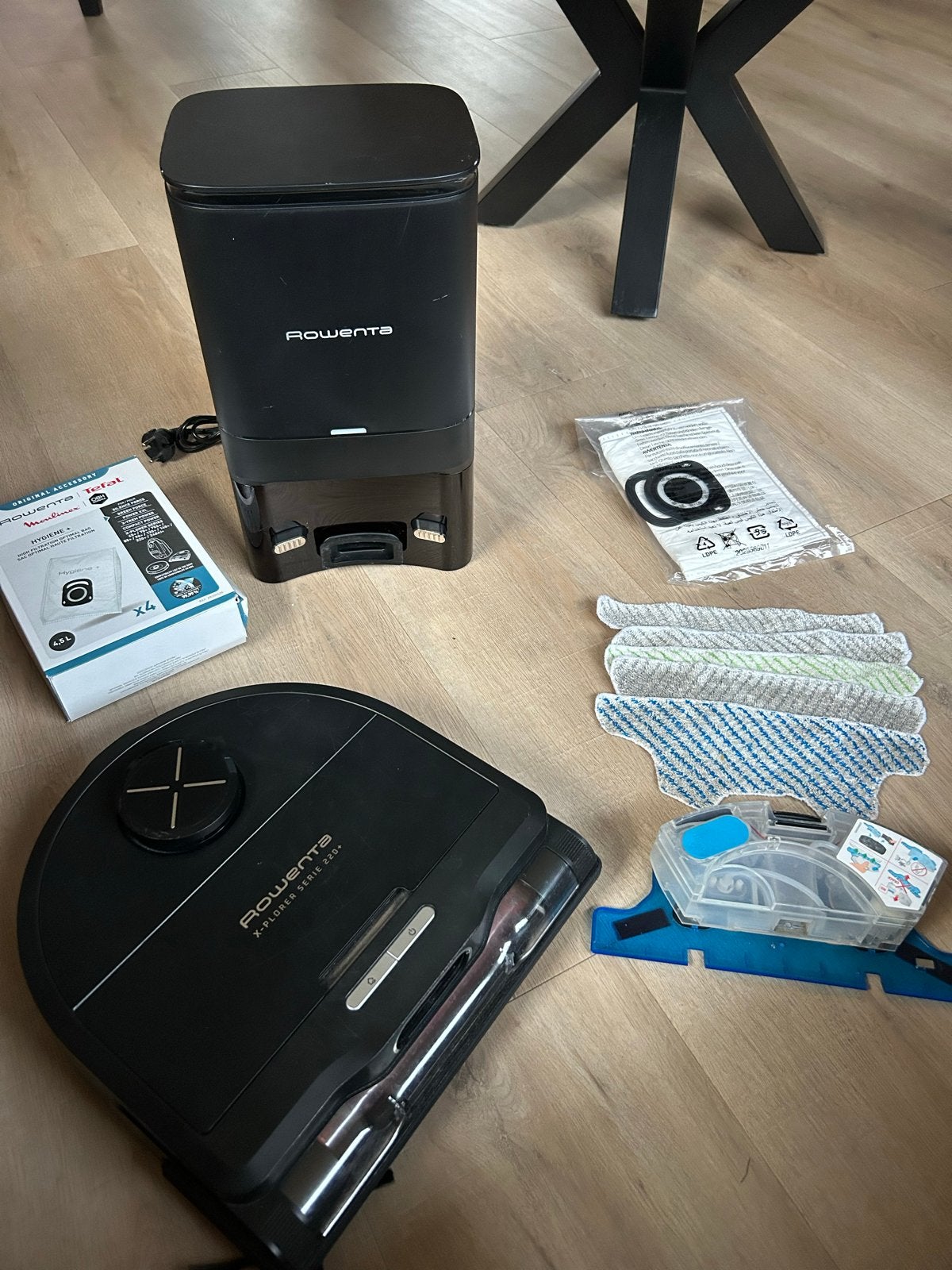 Rowenta Explorer 220+ Robotstofzuiger met Dweilfunctie, Automatisch legen, Ophalen of Verzenden, Zo goed als nieuw, Robotstofzuiger