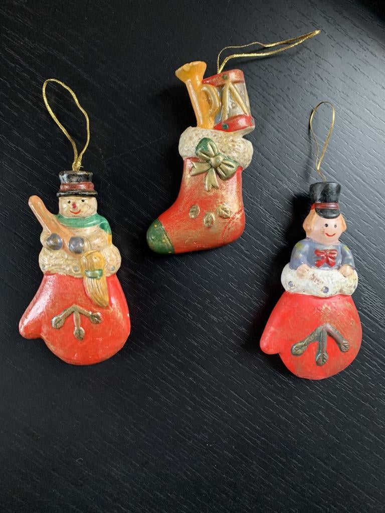Drie keramiek stenen kerst decoratie ornament hangers, Ophalen