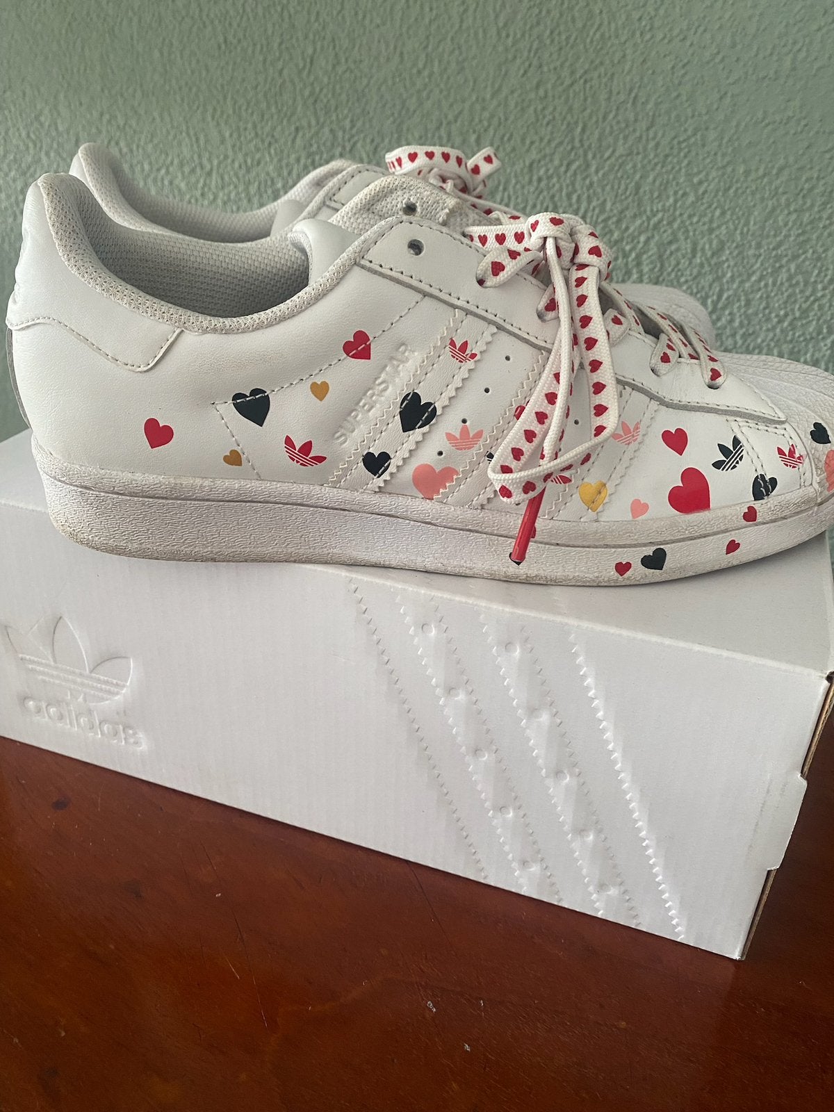 Adidas sneakers, Wit, Ophalen of Verzenden, Sneakers of Gympen, Gedragen