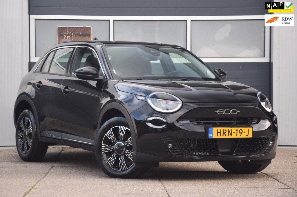 Fiat 600 1.2 Hybrid Urban FULL OPTIONS!, Auto's, Fiat, Bedrijf, Te koop, ABS, Achteruitrijcamera, Adaptive Cruise Control, Airbags
