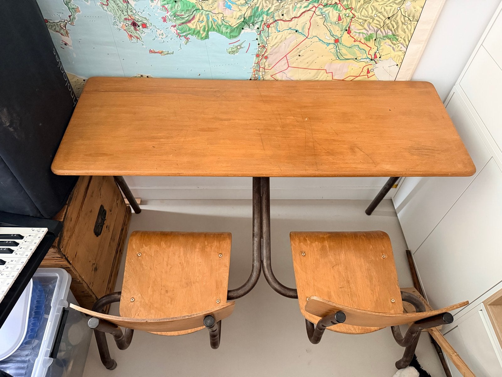 Vintage schoolbank met twee stoelen, Ophalen