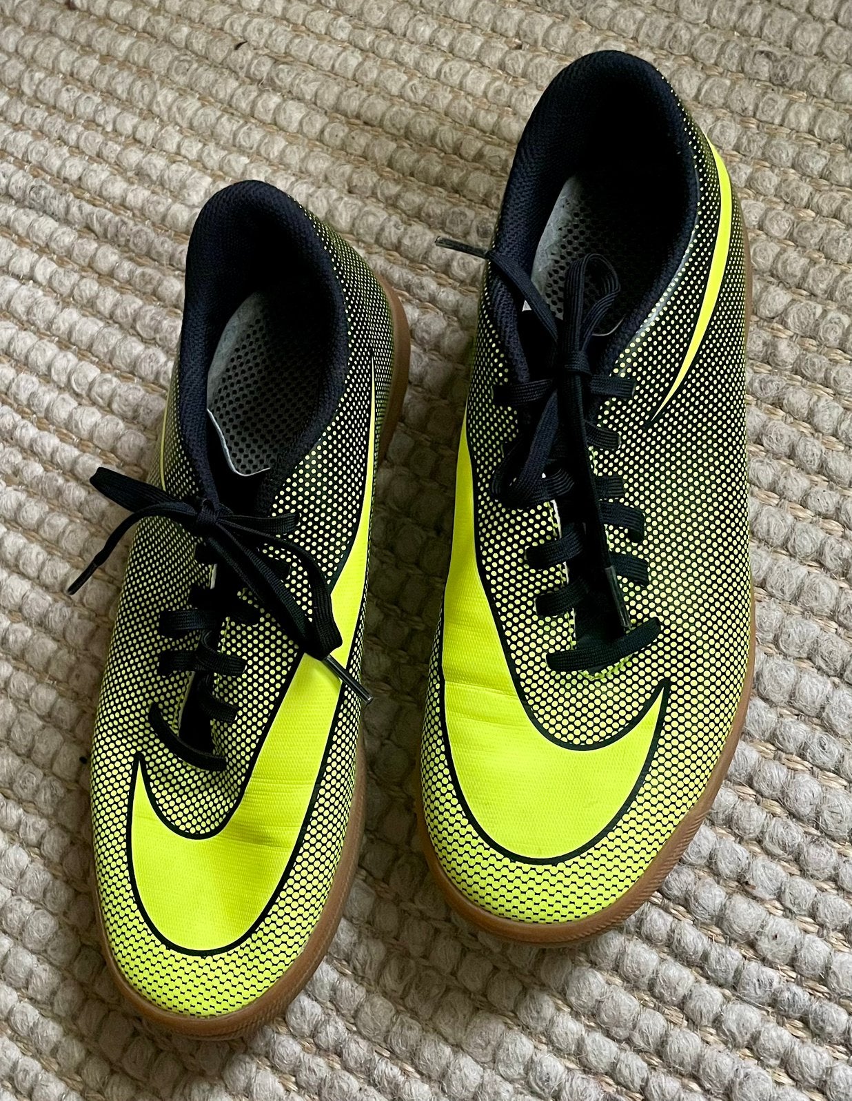 Nike zaalvoetbalschoen maat 41, Maat XS of kleiner, Ophalen, Zo goed als nieuw, Schoenen