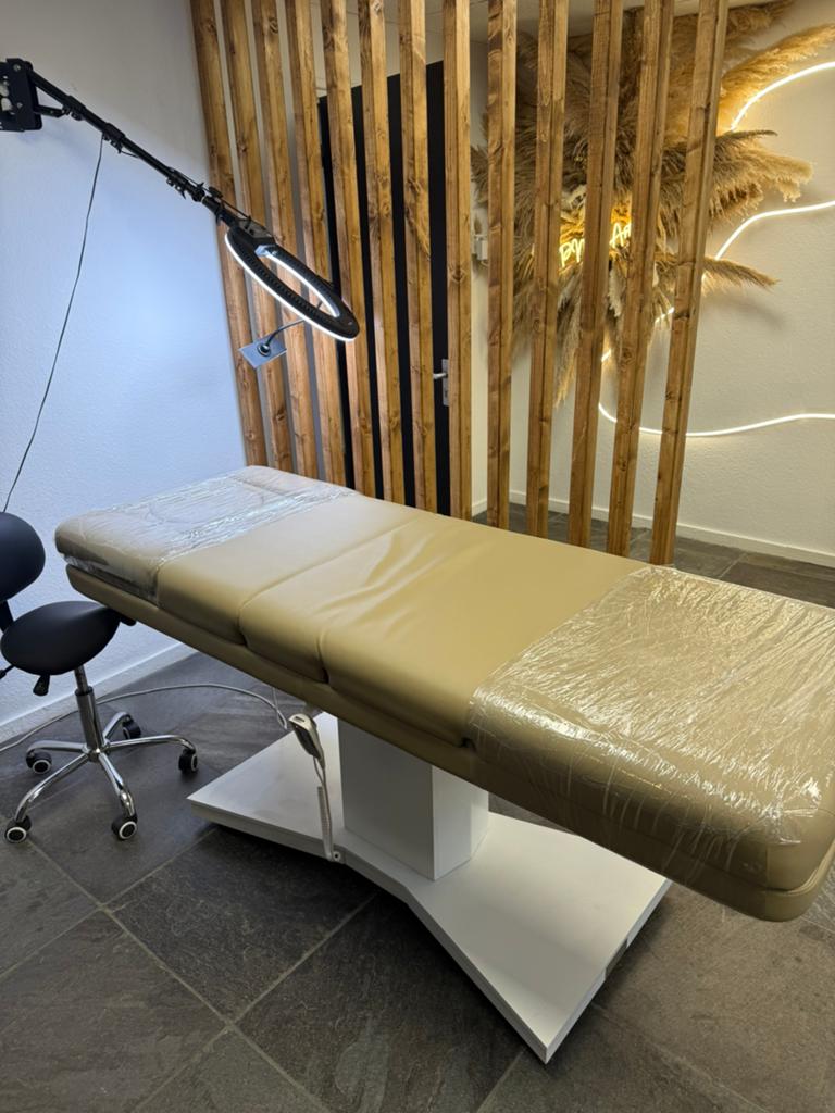 Elektrische behandbank, Ophalen, Zo goed als nieuw, Massagestoel of Kussen
