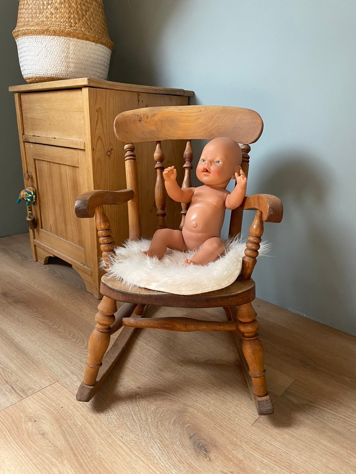 Antiek kinder schommelstoeltje, Antiek en Kunst, Antiek | Meubels | Stoelen en Banken, Ophalen