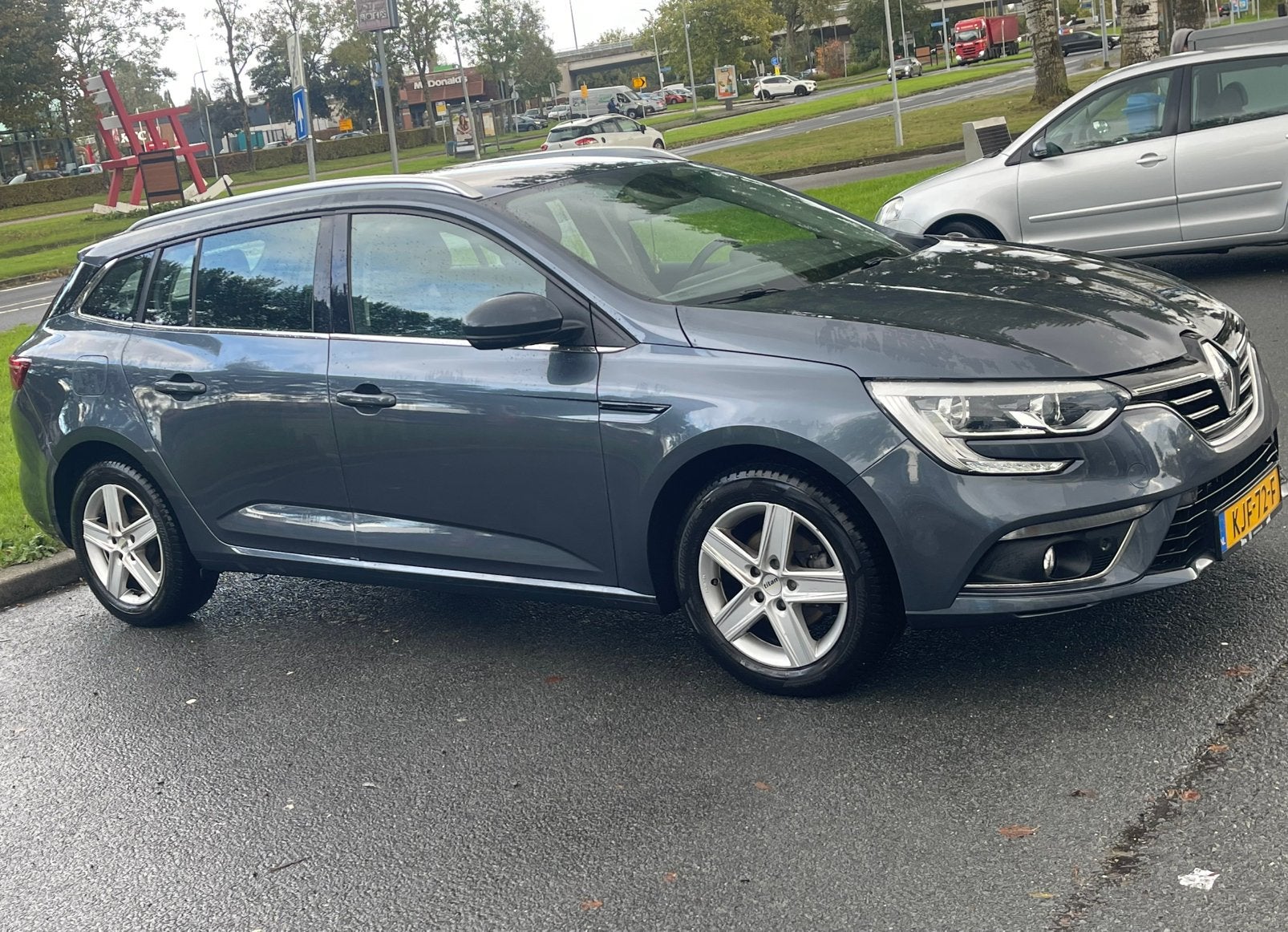 Renault Mégane 1.2 TCe 130pk EDC 2018 Grijs, 4 cilinders, 132 pk, Stationwagon, Particulier