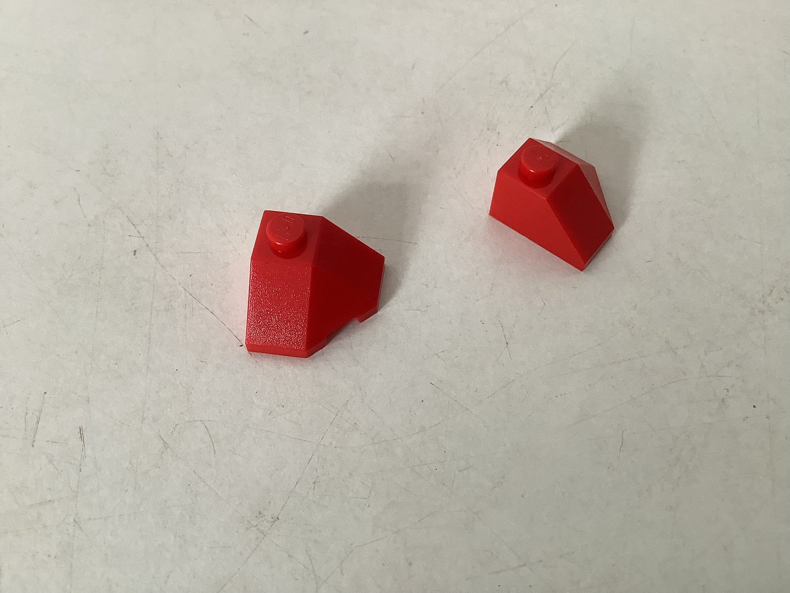 Lego dakpan 45 2x2 hoek rood, Kinderen en Baby's, Speelgoed | Duplo en Lego, Ophalen of Verzenden, Gebruikt, Losse stenen, Lego