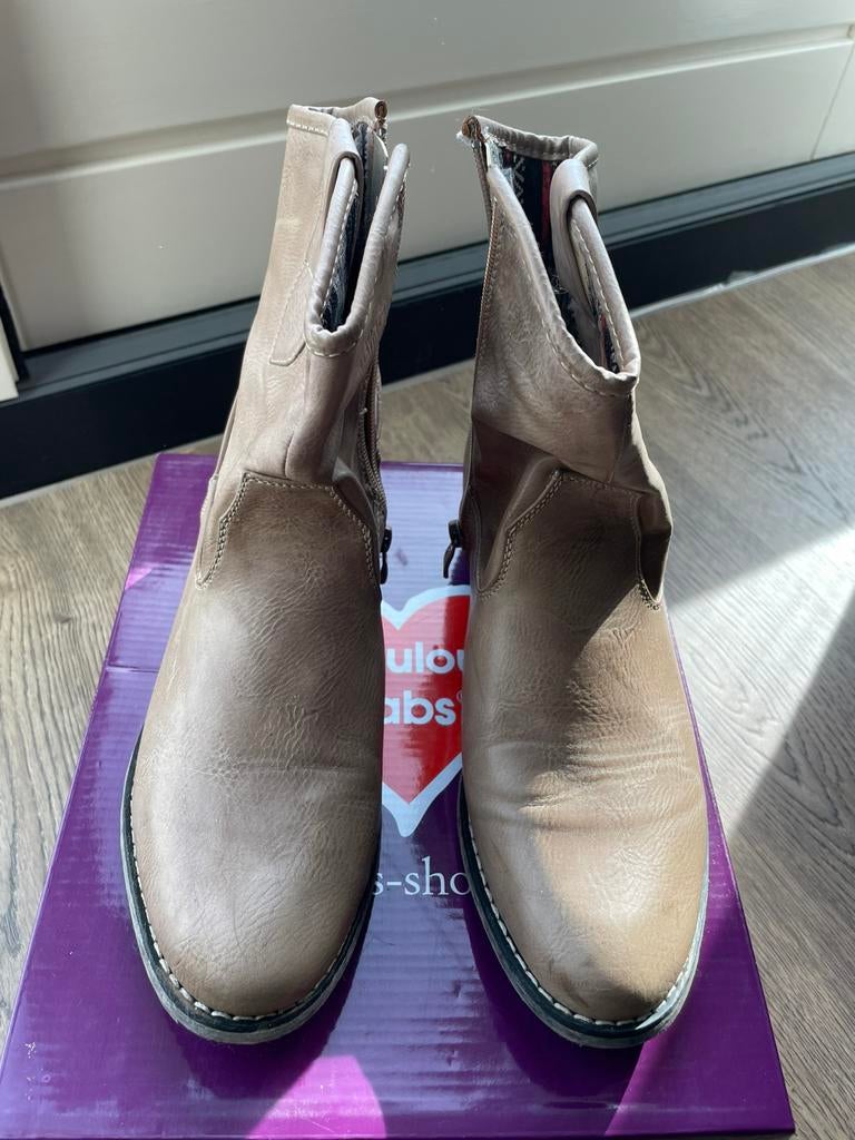 Enkellaarsjes taupe van Fabs maat 39, Overige kleuren, Lage of Enkellaarzen, Ophalen of Verzenden, Gedragen